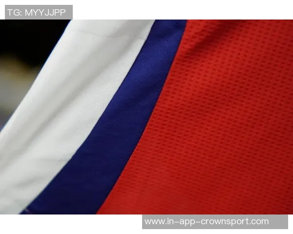 阿森纳新赛季客场球衣曝光浅黄色与海军蓝完美结合引发热议